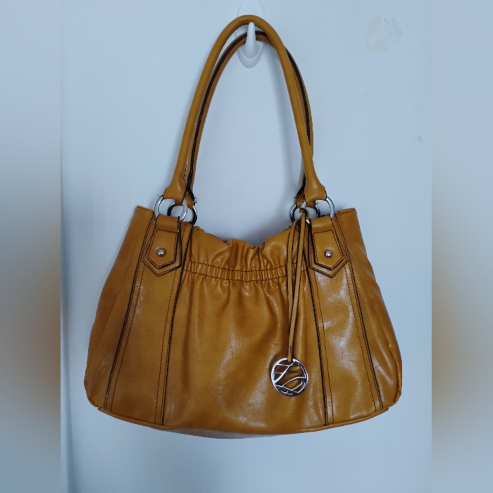 Elegant Tan Leather Handbag